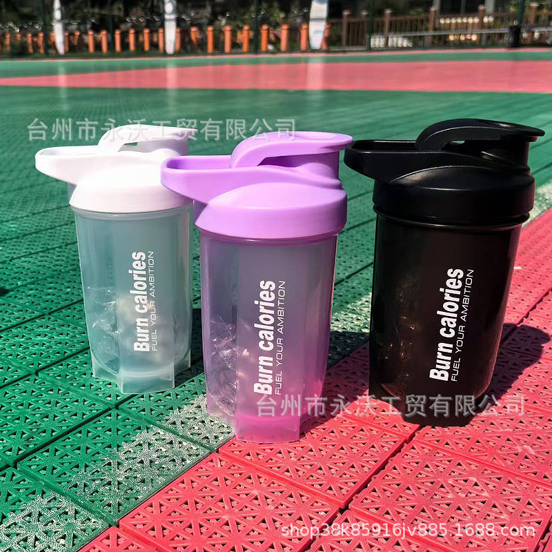 Protein powder shaker cup, meal replacement milkshake stirring cup, fitness exercise hand-held water cup, portable water cup, 500ML cup Application Scenario