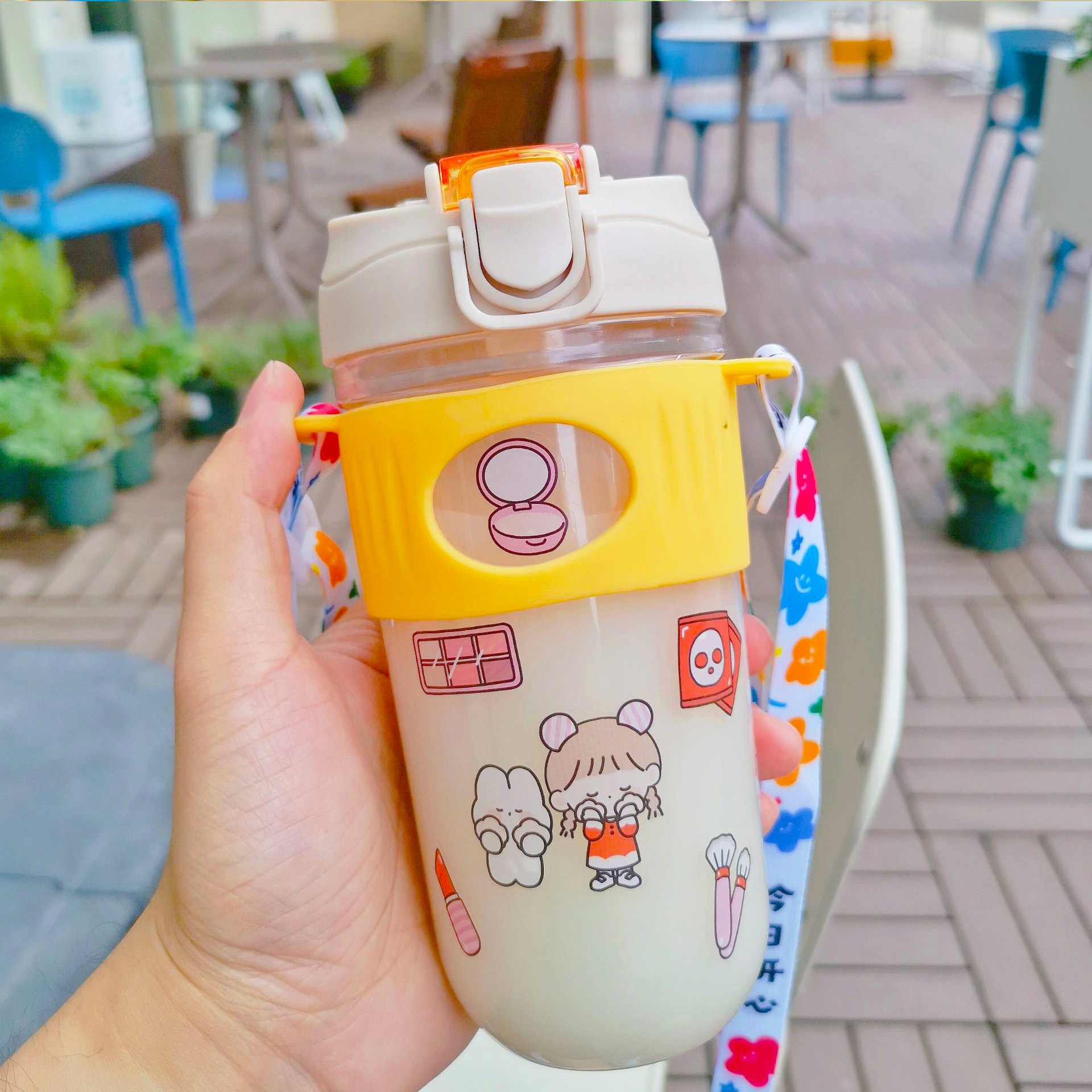 Anti-drop coffee cup, double-drinking cup with straw, popular portable water cup, student couple, office, outdoor, slanted cup sleeve, cup Application Scenario