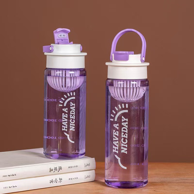 The new summer plastic space cup with a high aesthetic level is a portable student outdoor drinking and tea-making cup that is simple and easy to use full figure