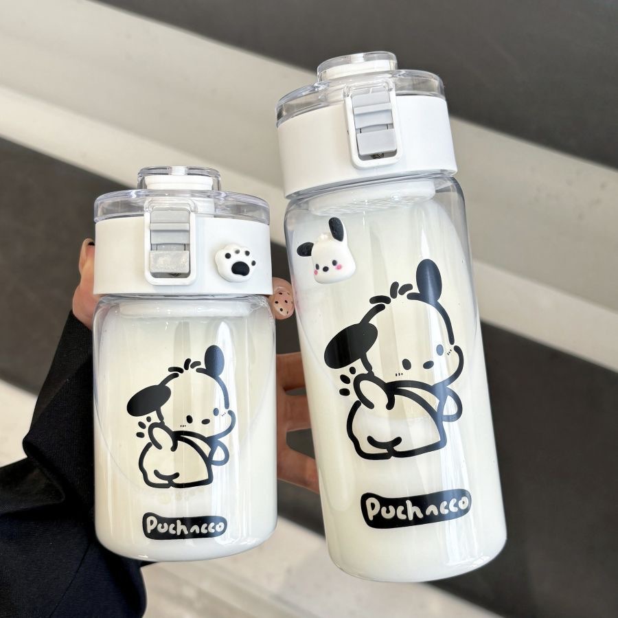The new plastic cup on Instagram features a high level of appearance and is equipped with a tea strainer, high-temperature resistant, and a niche design. It is a high-end and simple water cup Application Scenario
