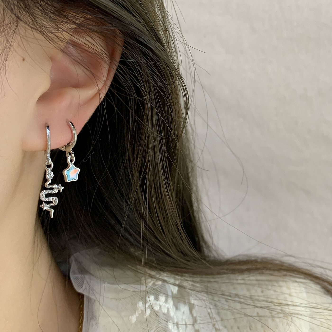 New Aurora Iridescent blue snake ear buckle set, women's silver needle irregular personalized earrings, sweet and cool minimalist earrings details Picture