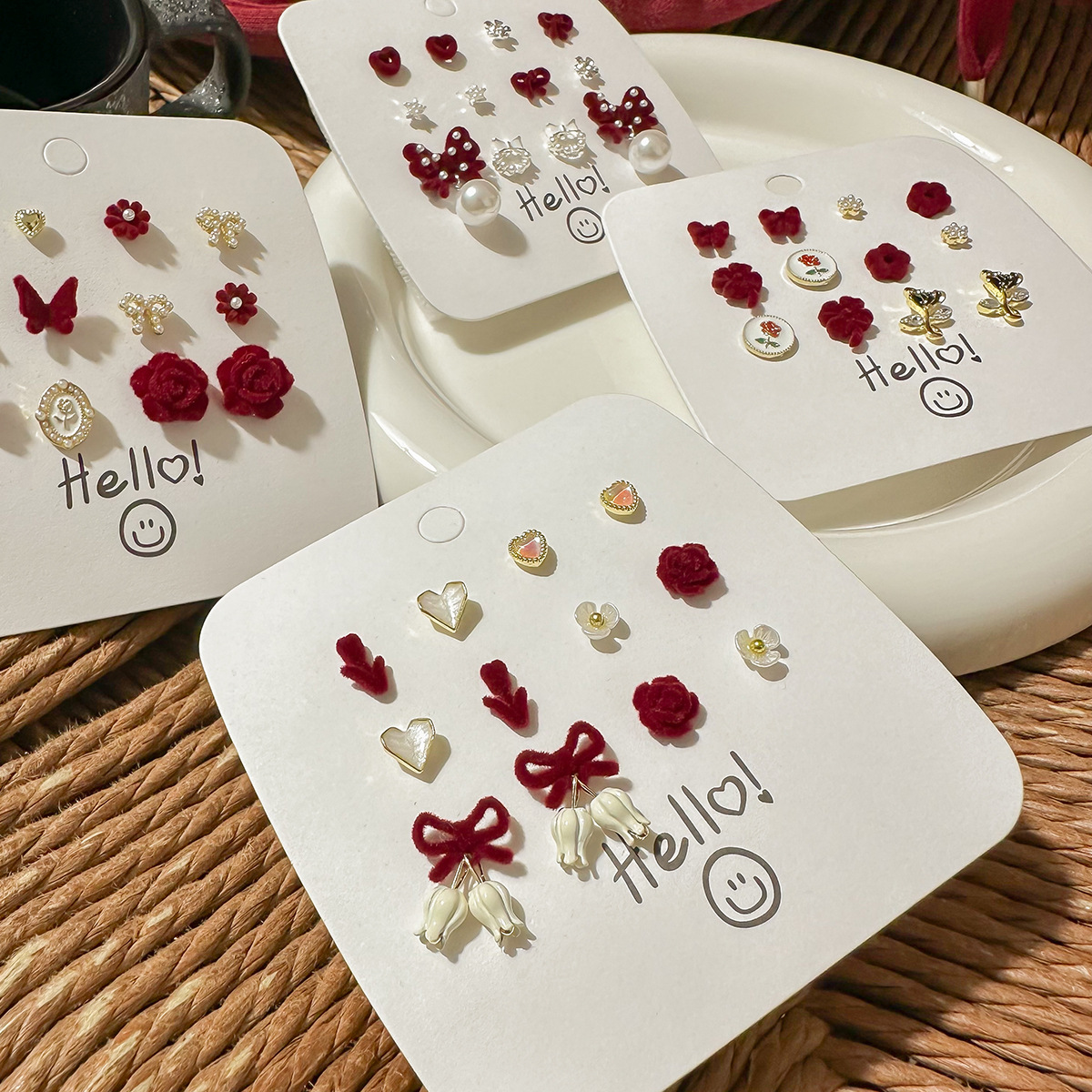 The autumn and winter wine red bow velvet stud earring set features an exquisite, niche and elegant design. The earrings are versatile and suitable for women details Picture