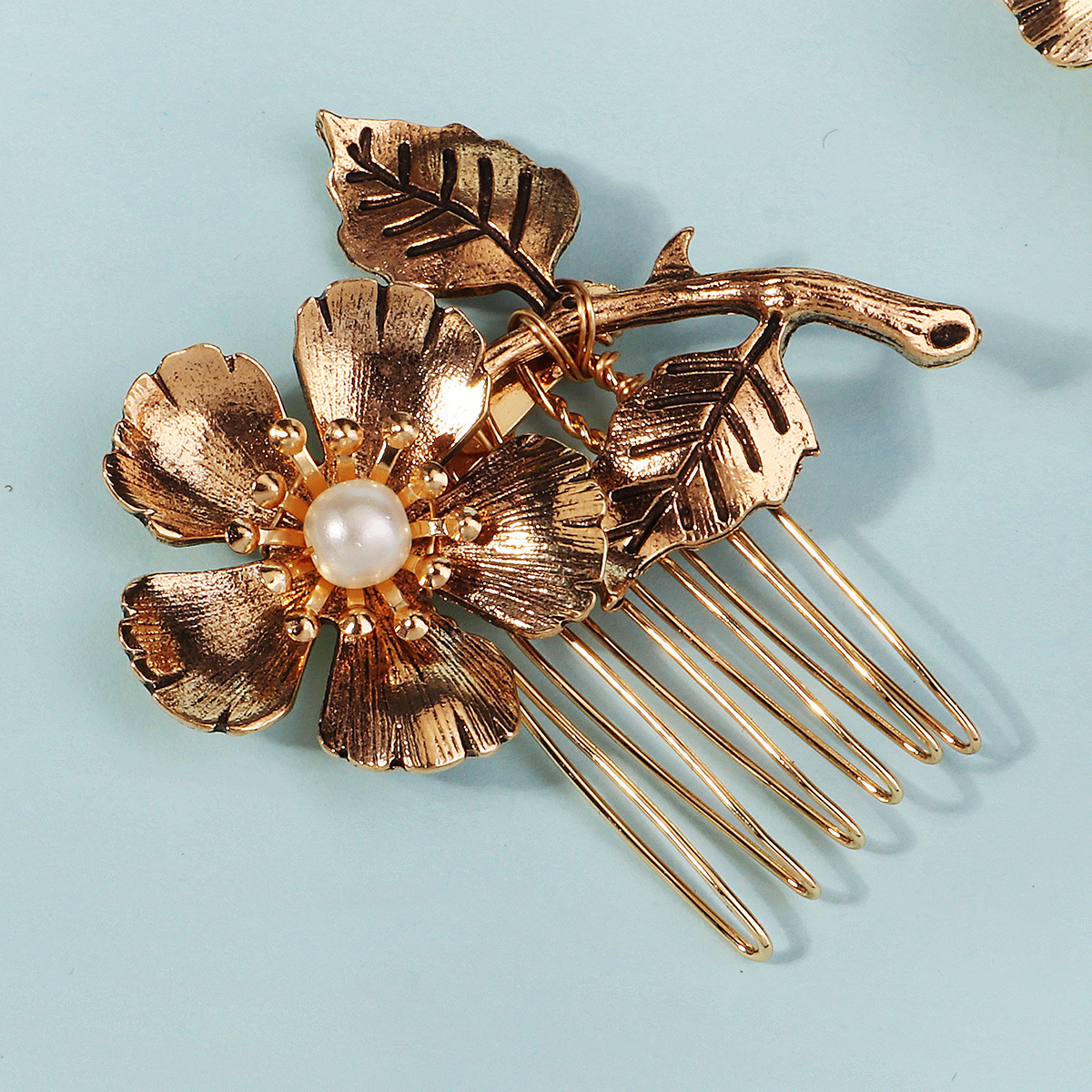 Korean accessories, ins hairpins, bangs, small hair clips, metal hair combs, retro and fresh floral small hair combs for women Application Scenario