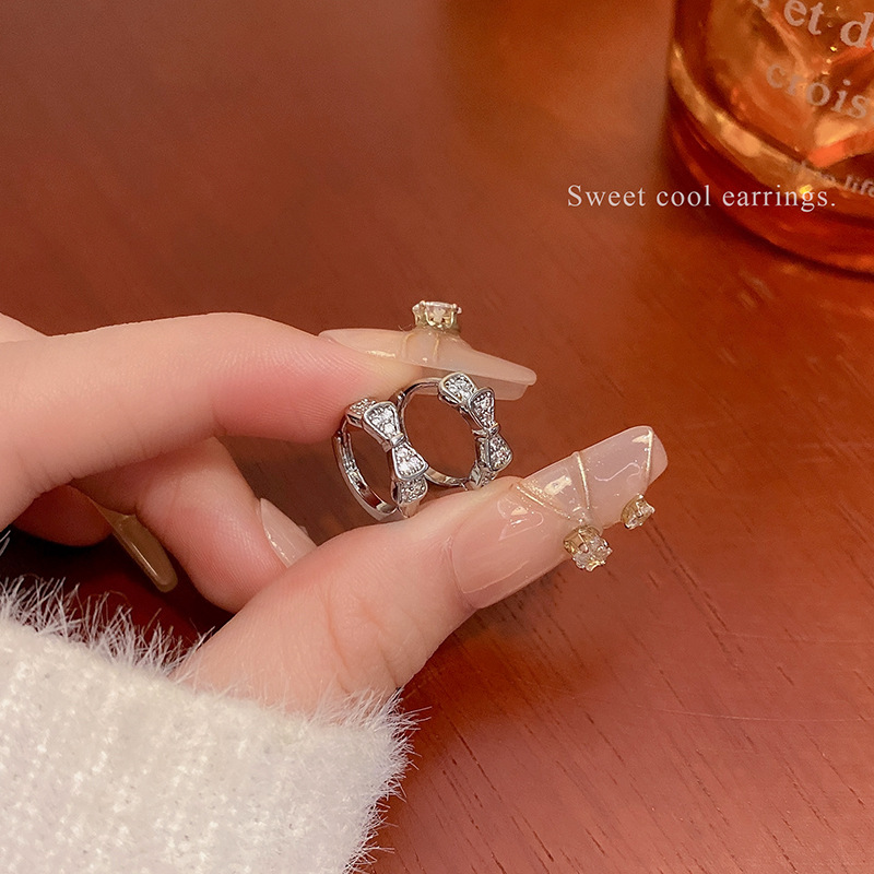 Light luxury and high-end bow zircon ear buckles, a cold and aloof style for women, super ethereal and versatile, elegant and popular online celebrity earrings wholesale details Picture