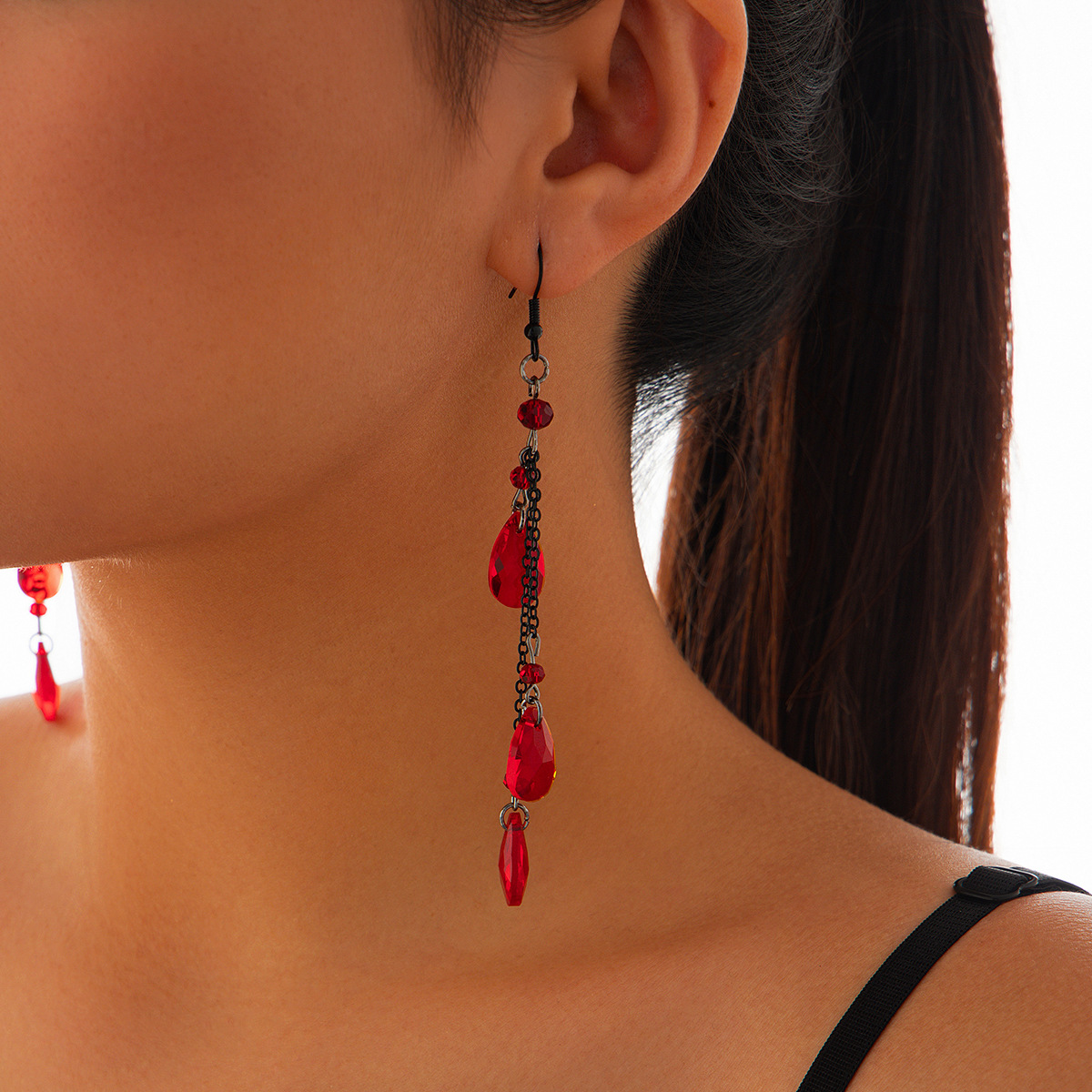 European and American Gothic Halloween Red Blood Drop tassel earring Dark ear Bone clip Halloween Simulation blood ear stud Application Scenario