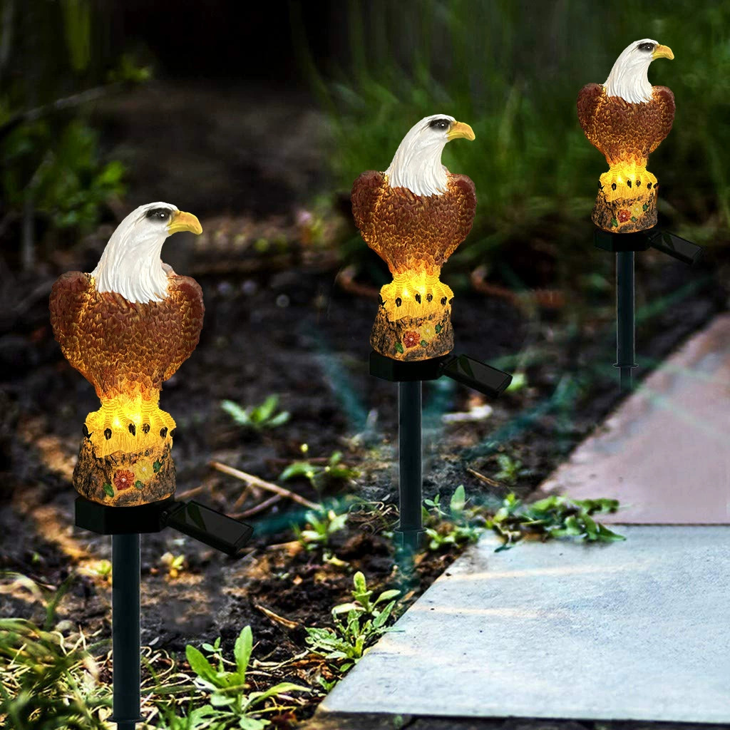 Solar resin eagle lawn light, animal-shaped simulation light, courtyard decoration night light, outdoor landscape light details Picture
