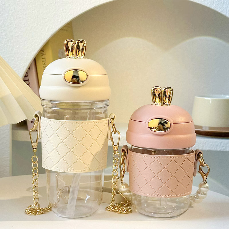 ins Little Chanel plastic cup Rabbit water cup, high appearance level, crossbody rabbit cup, Internet celebrity portable backpack with straw water bottle Specification drawing
