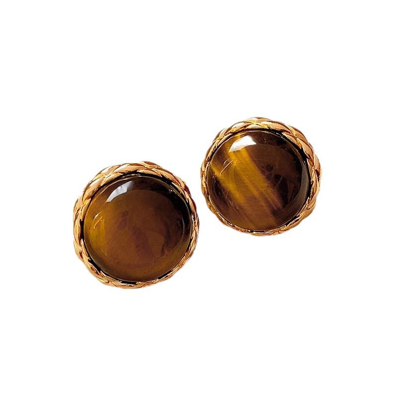 Cross-border bestseller autumn and winter coffee-colored high-end stud earrings for women, new 2024 trendy and stylish earrings, retro Hong Kong-style earrings Item Picture