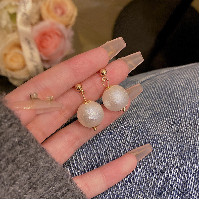 S925 Silver needle French gentle retro pearl earrings, Herben style, fashionable and high-end feel, the same style of earrings as Hong Kong Internet celebrities full figure