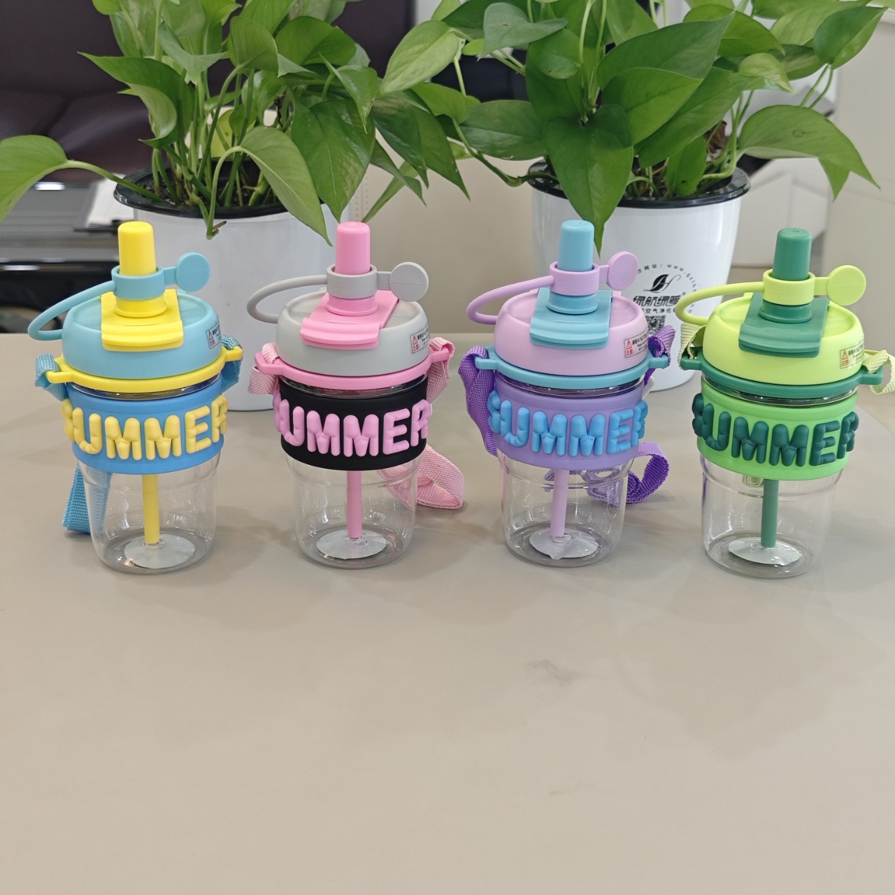 Anti-scald cartoon drinking water cup with strap, summer sports plastic student water bottle, food grade, high appearance level for children Specification drawing