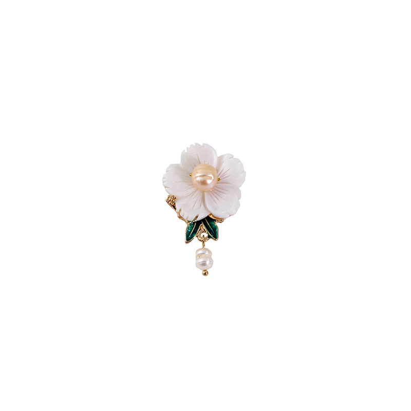 Chinese-style fan-shaped retro tassel hollowed-out brooch, national trend lily of the valley flower, Hanfu cheongsam accessory, design sense corsages Item Picture