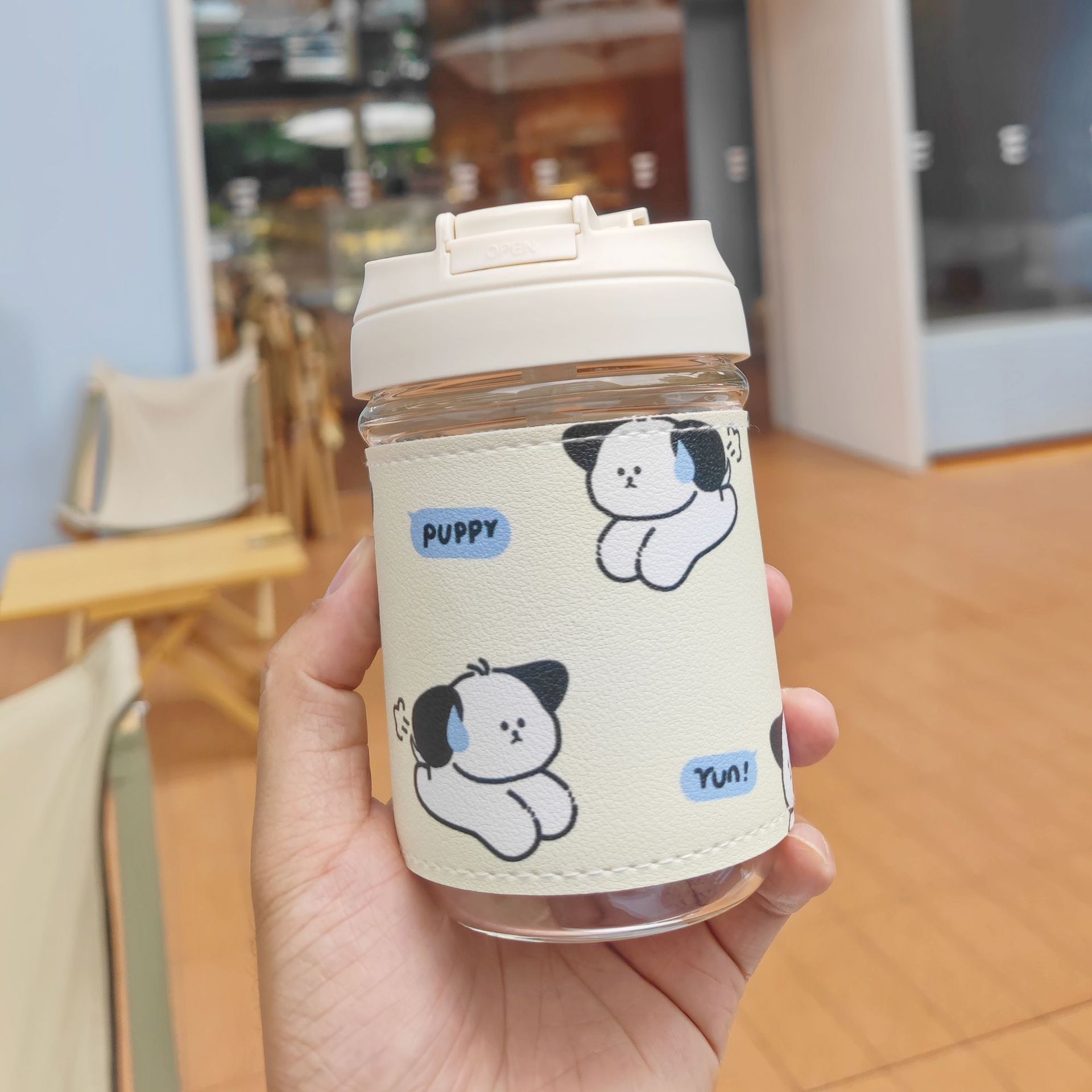 Wholesale of cute puppy glass cups with leather cases, heat-insulating student straw cups, and portable double drinking cups for girls with high appearance standards Application Scenario