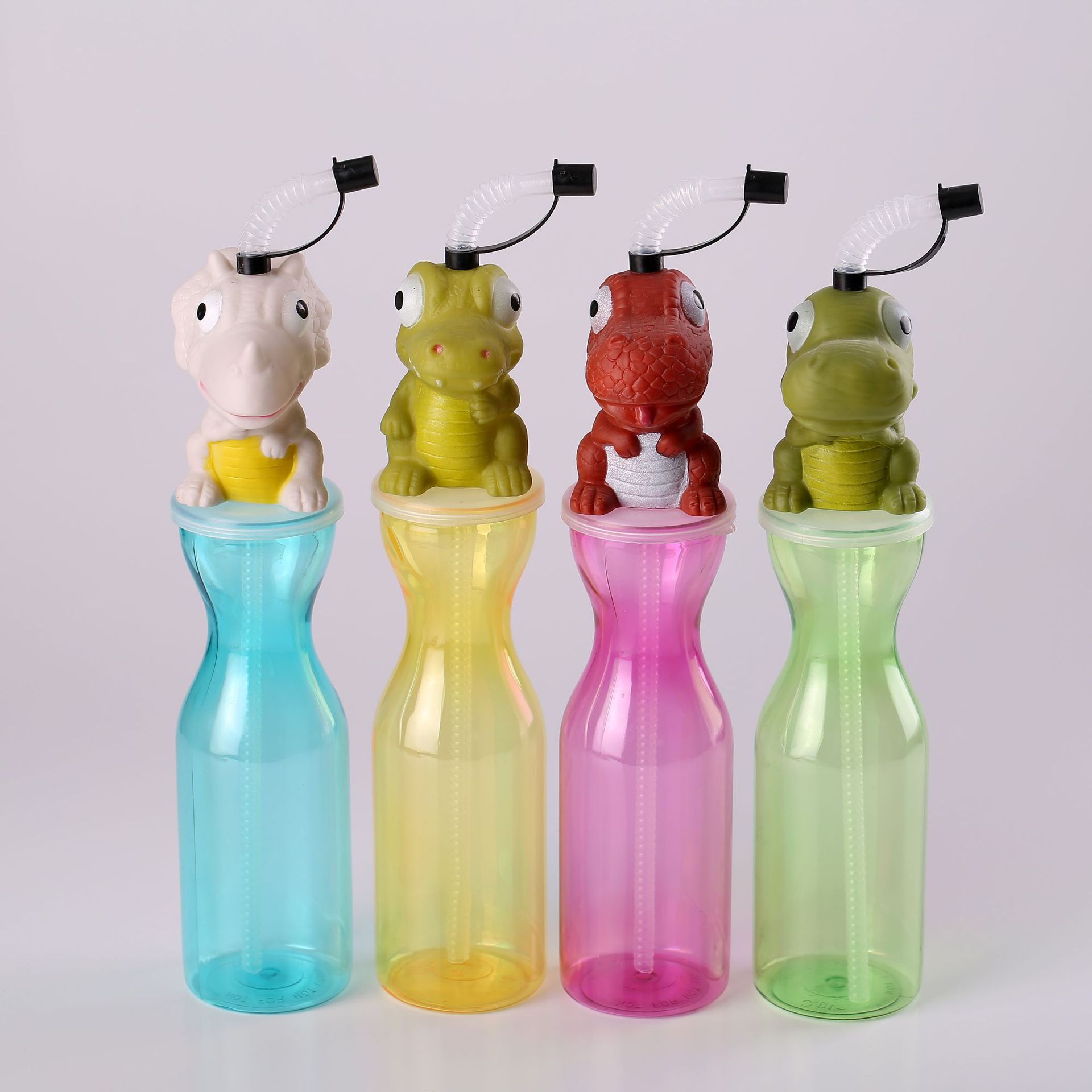 Simple, fashionable and creative cartoon-shaped cups, disposable plastic straw cups, and new popular juice and milk tea drink cups Application Scenario