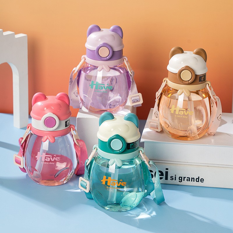 New cute children's plastic cup, summer bouncy lid straw cup, shoulder strap portable cup full figure