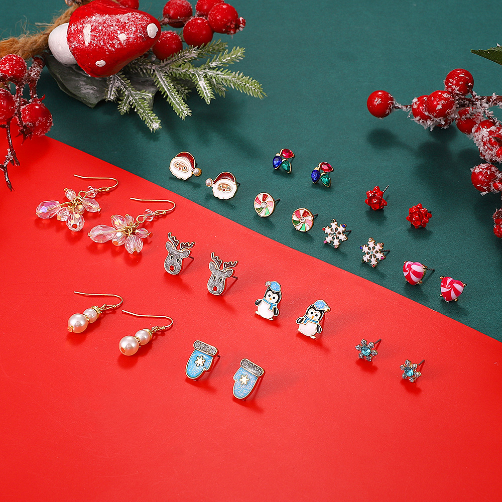 Christmas earring set, European and American cross-border ins snowflake reindeer Santa Claus fashionable stud earrings, autumn and winter earrings for women details Picture