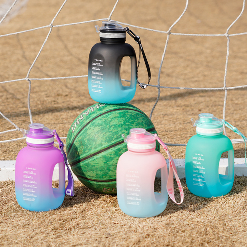 Factory direct supply of 1.2L large-capacity ton-ton barrels, frosted gradient plastic cups with scale markings, portable car-mounted handle cups details Picture
