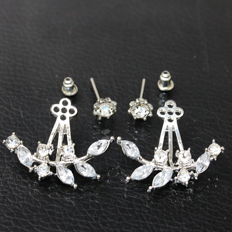 Wholesale of popular Korean fashion girls' accessories: diamond-encrusted crystal leaf earrings, branch hanging zircon stud earrings Application Scenario