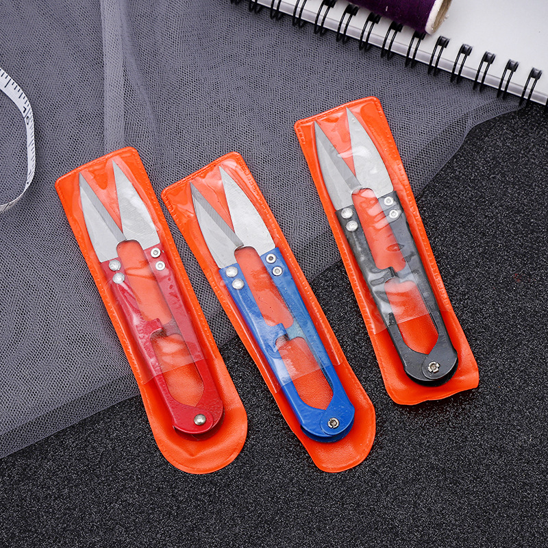 Wholesale of small scissors for cutting thread ends, U-shaped spring yarn scissors, color spray-painted cross-stitch fishing line small scissors full figure