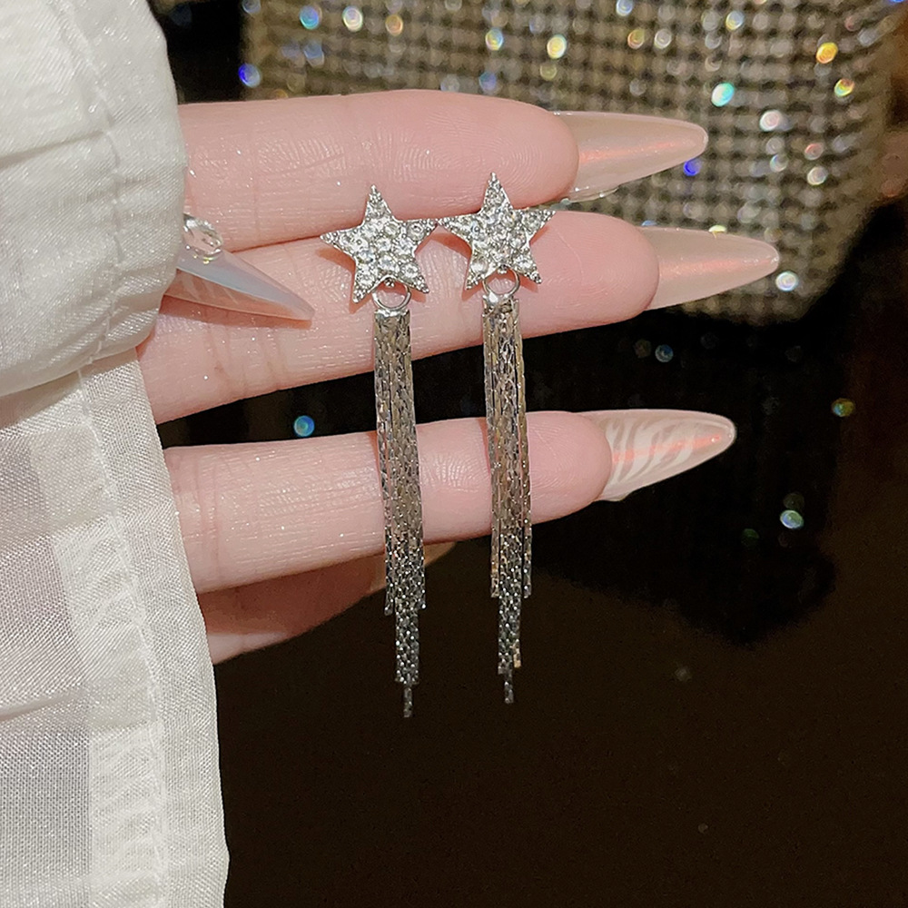 Fashionable and versatile five-pointed star tassel earrings for women in autumn and winter, exquisite stud earrings with a cool and elegant style, wholesale of earrings full figure