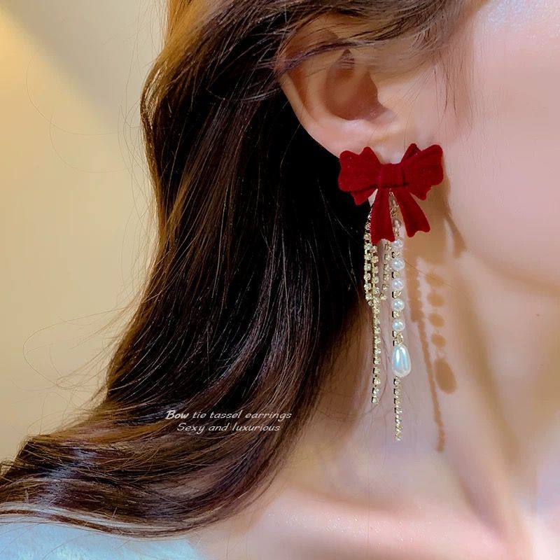 Red Christmas stud earrings for women in autumn and winter, 2024 new styles of pom-pom long tassel earrings, bow and stylish earrings Application Scenario