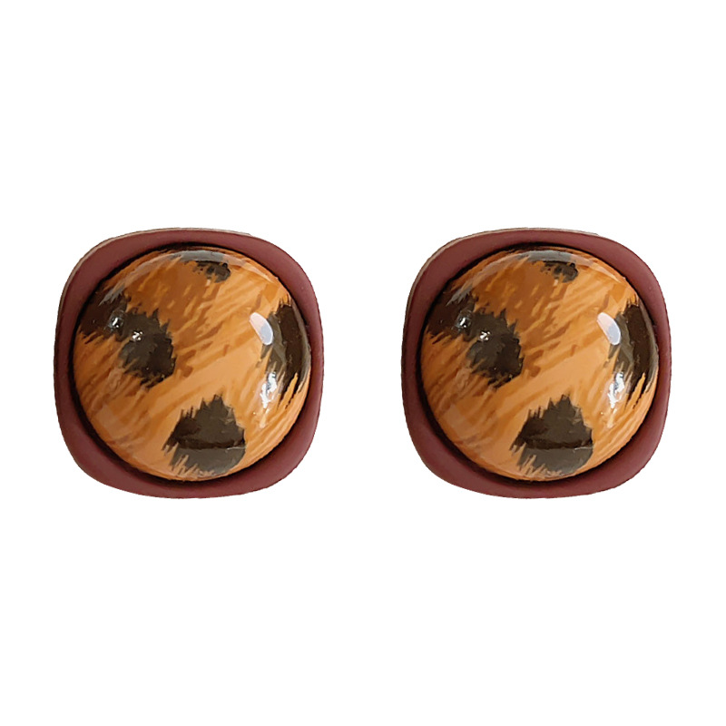 French retro leopard print stud earrings for women, 2024 new style, high-end, elegant and grand earrings, light luxury autumn and winter earrings Item Picture