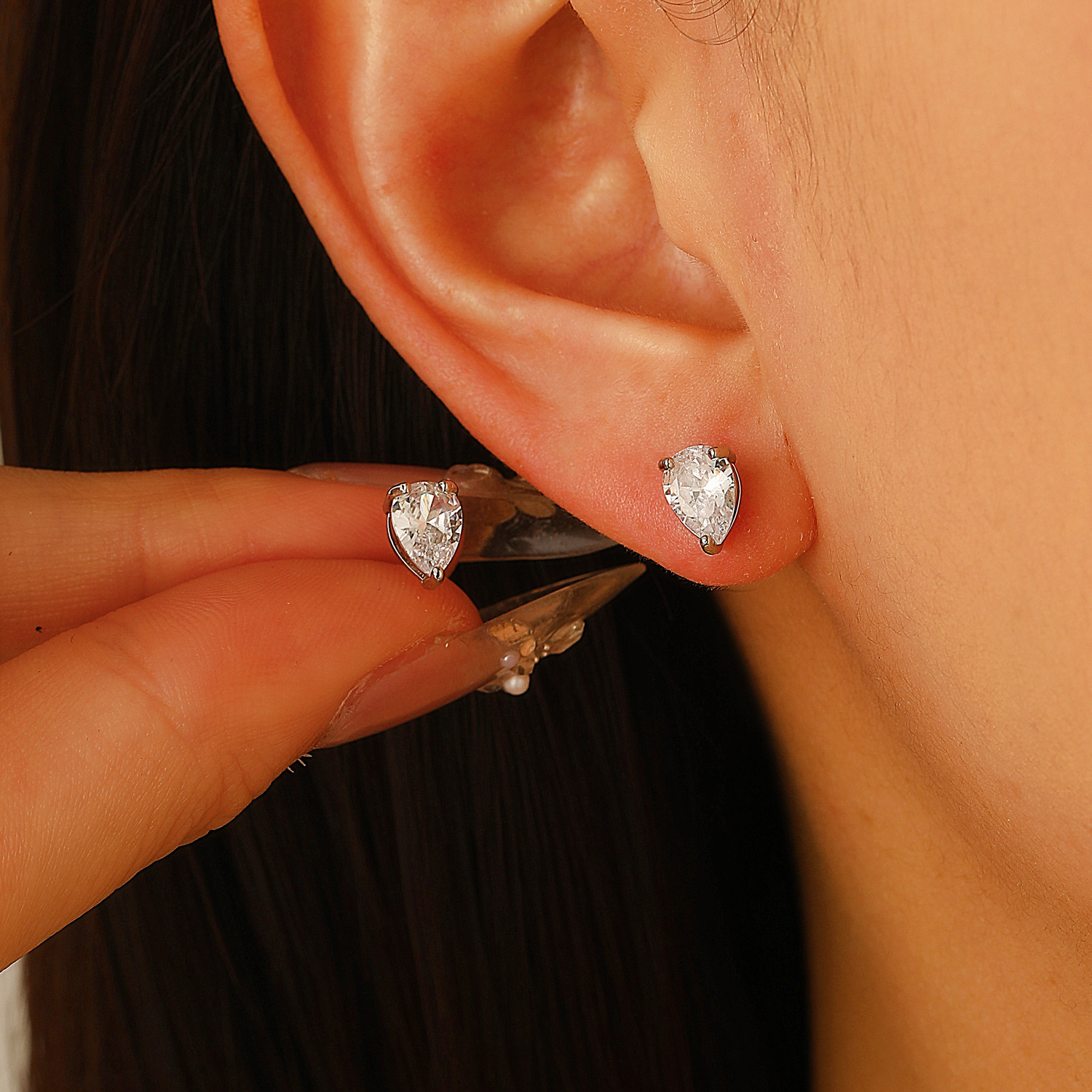 Cross-border copper-inlaid zircon ear studs, a light luxury and high-end women's ear accessory, versatile, simple, small and exquisite. Wholesale of small and niche ear studs details Picture