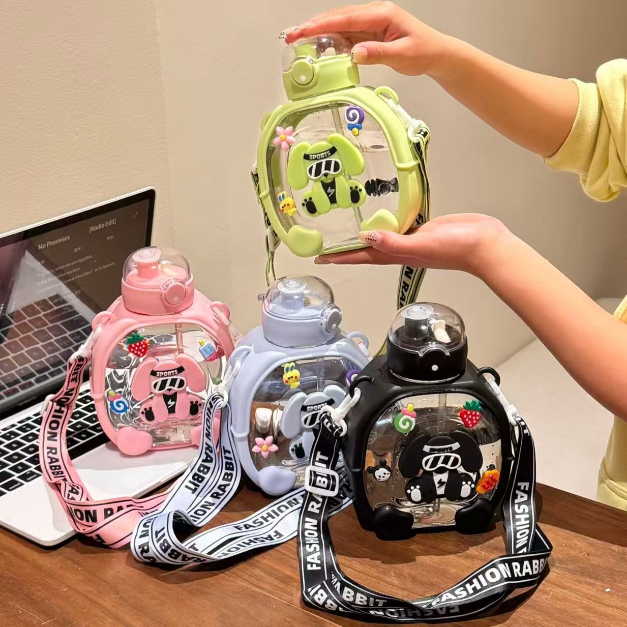 The new summer water cup features a large capacity, high appearance level, portable children's straw cup, cartoon cup, and anti-drop plastic water cup details Picture