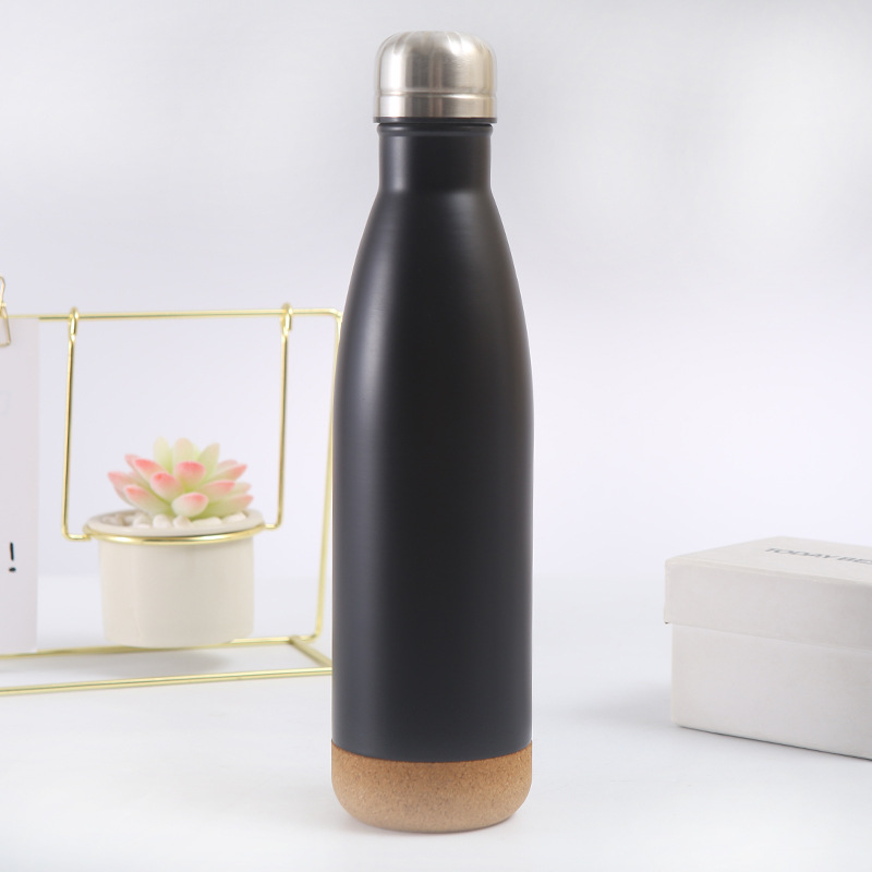 New cork bottom Coke bottle, double-layer Coke bottle, stainless steel vacuum insulated water bottle, outdoor water bottle Application Scenario