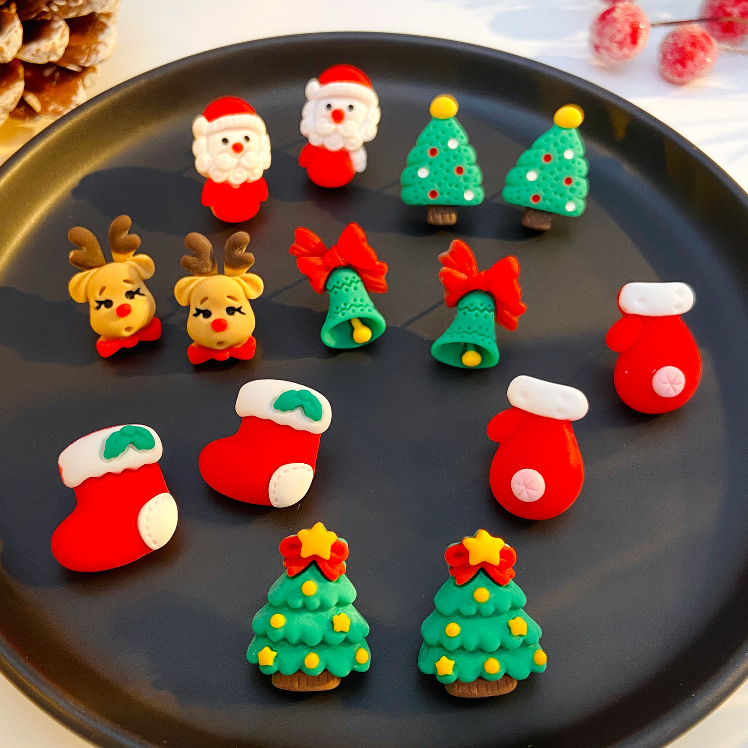 European and American cross-border Christmas stud earrings, resin cartoon Christmas tree, elderly bell gloves, boots, elk earrings, women full figure