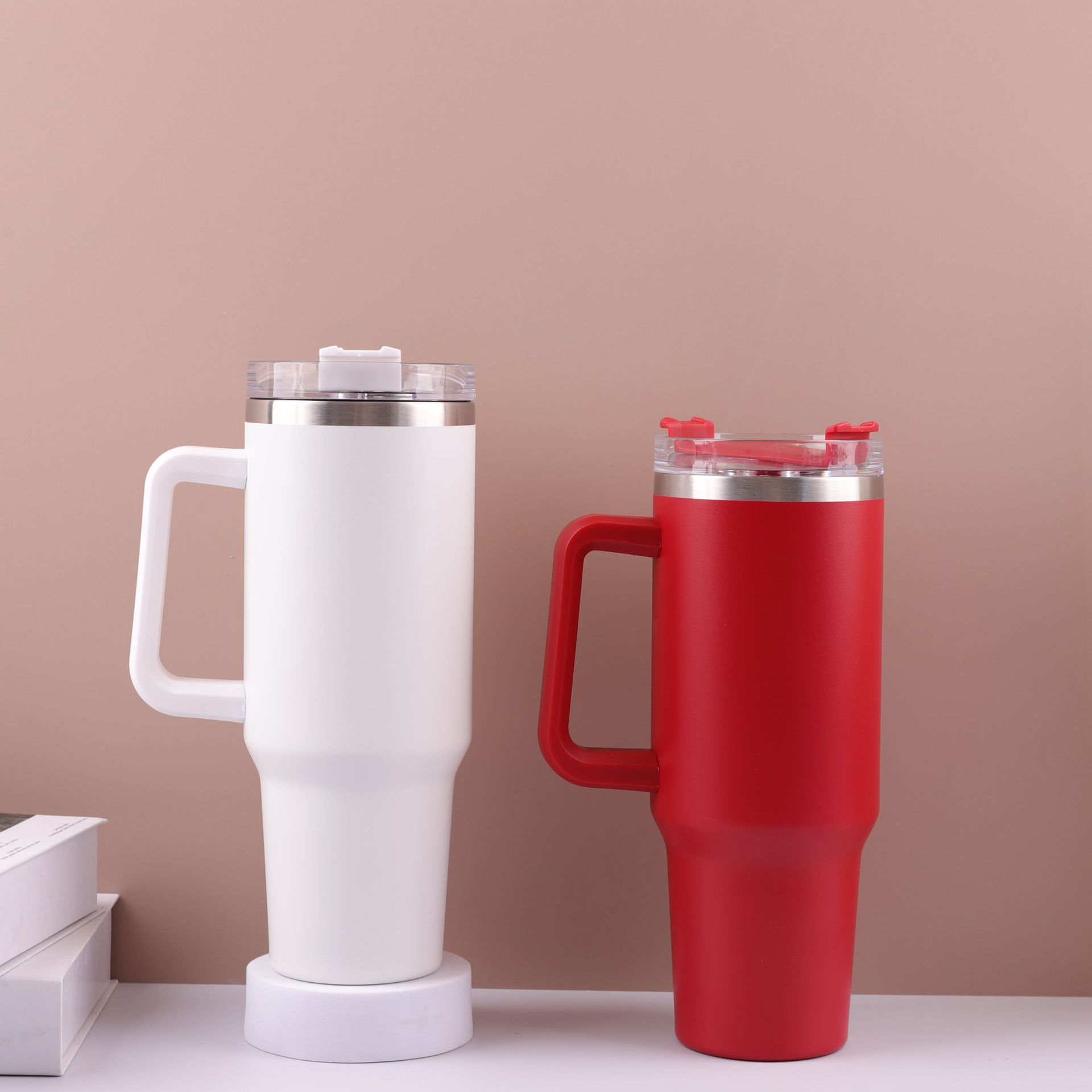 Amazon 40oz first-generation stainless steel insulated handle car cup, outdoor car portable ice cup, cold water cup Application Scenario