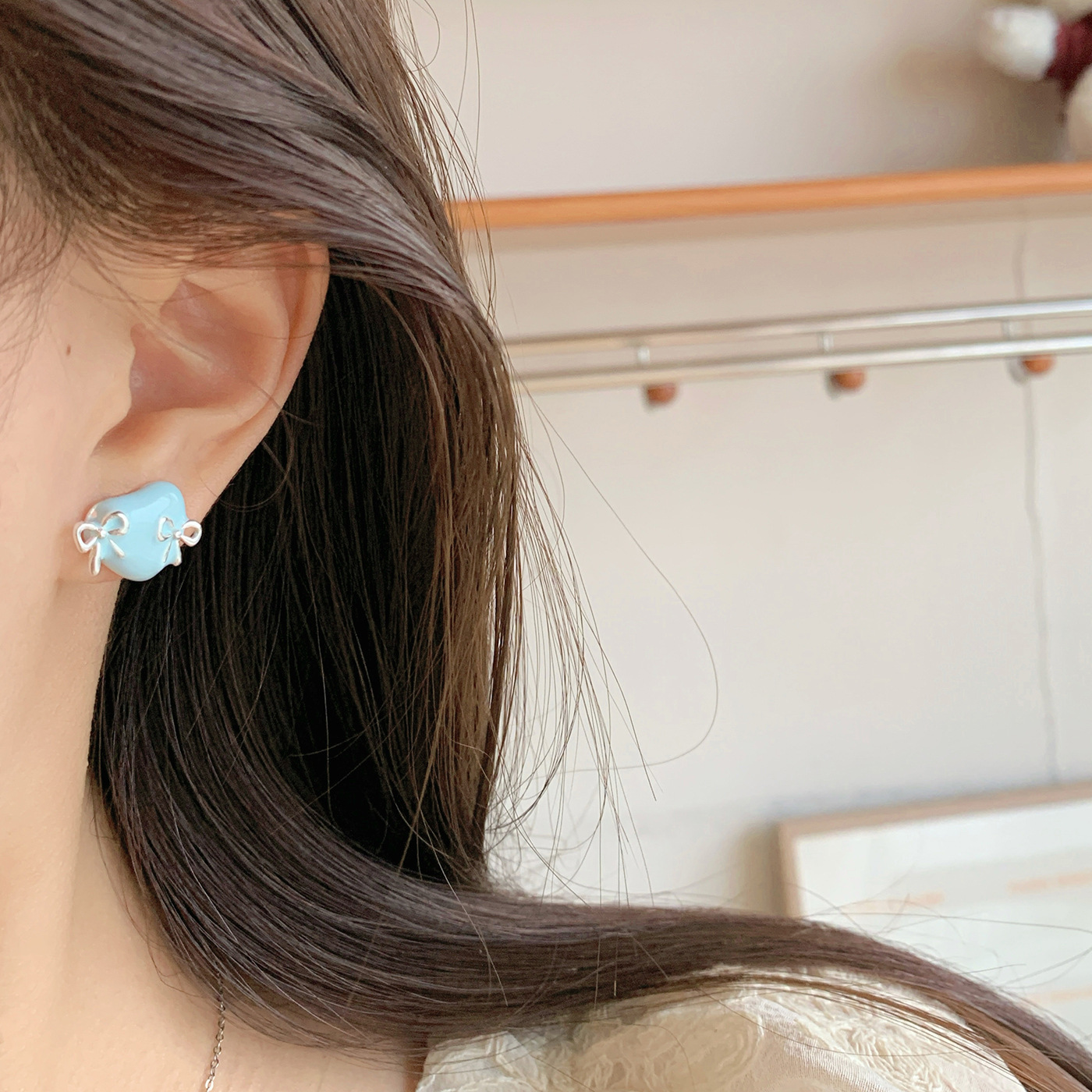 New cream blue oil-dripping heart-shaped ear studs, Instagram-style silver needle for girls, girlish dopamine, niche and sweet ear rings details Picture