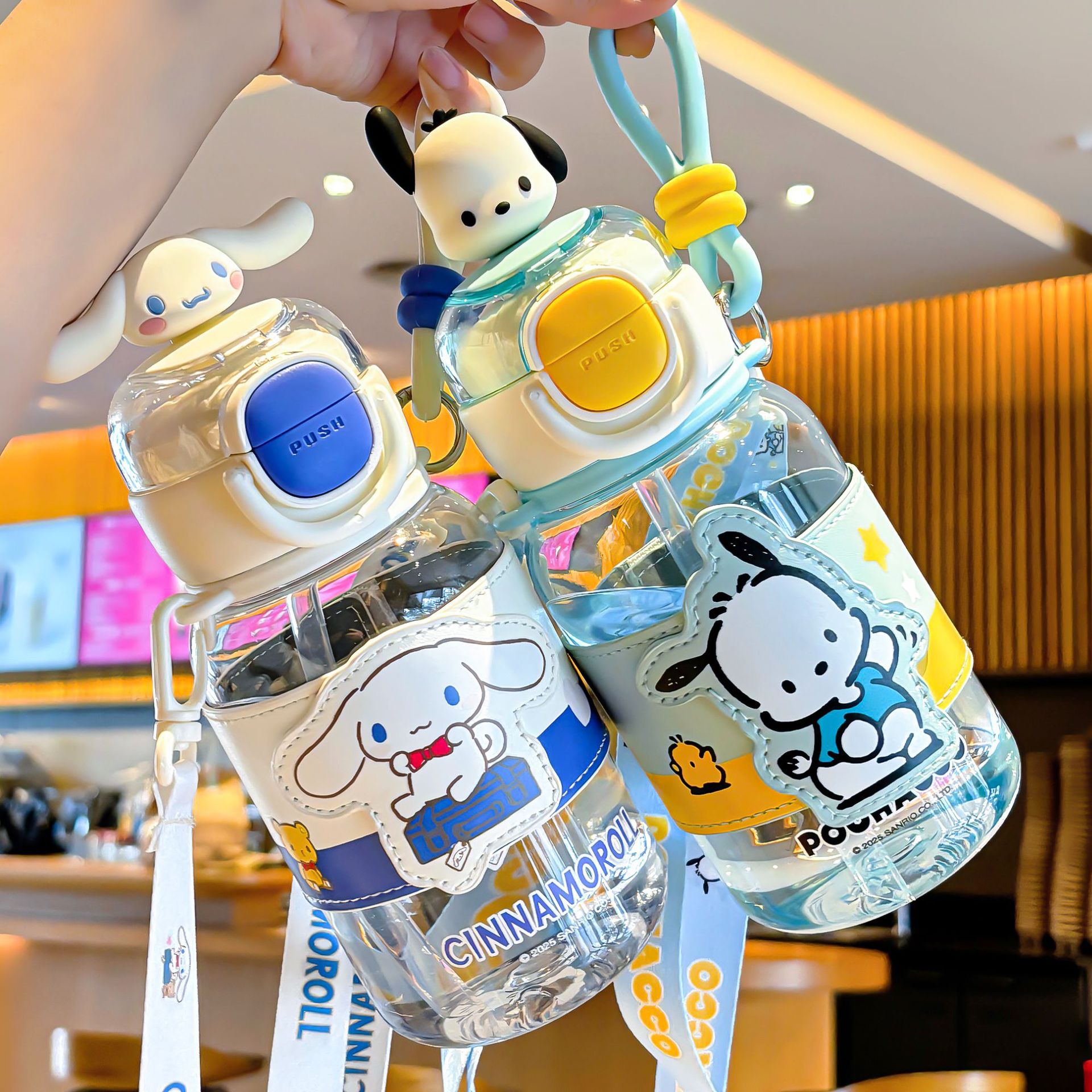 Sanrio Family Series double-drinking cup sleeves, plastic cups, cup ropes, cup rings, children's cartoon eco-friendly large-capacity drinking cups Application Scenario