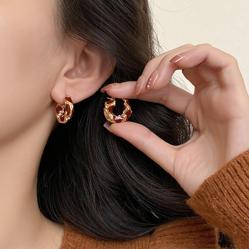 Light luxury and high-end style, enamel ear buckles, fashionable design sense, best-selling earrings, French drip glaze leopard print ring earrings details Picture
