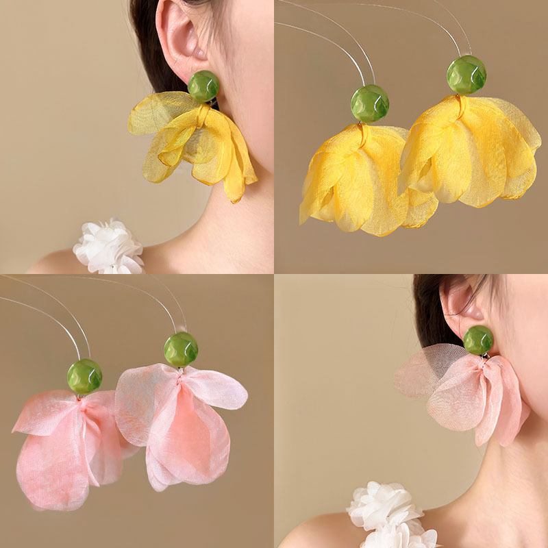 Vacation style, super fairy-like chiffon flower earrings, women's forest-themed sweet mesh stud earrings, new best-selling earrings for summer in 2025 full figure