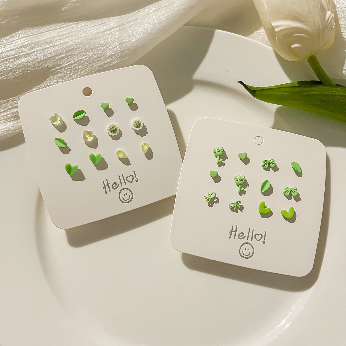 The new summer silver needle blue set is simple, versatile and stylish. The stud earrings are fresh and forest-style, making the skin look fair and sweet Specification drawing