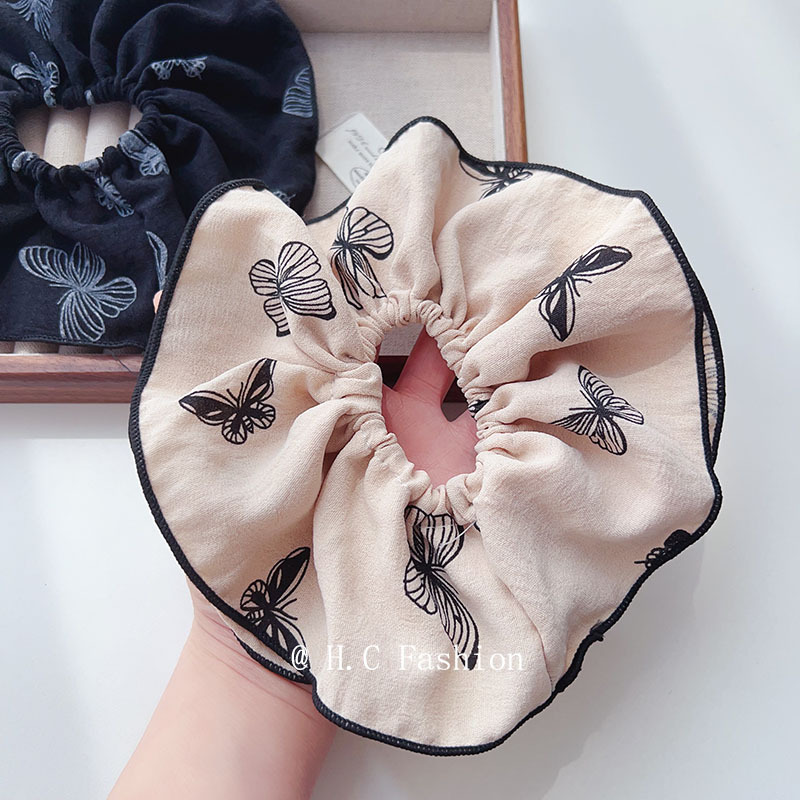 Retro and high-end bun hairstyle, low ponytail hair accessory, fashionable and elegant headwear, large butterfly-shaped large intestine hair band Application Scenario