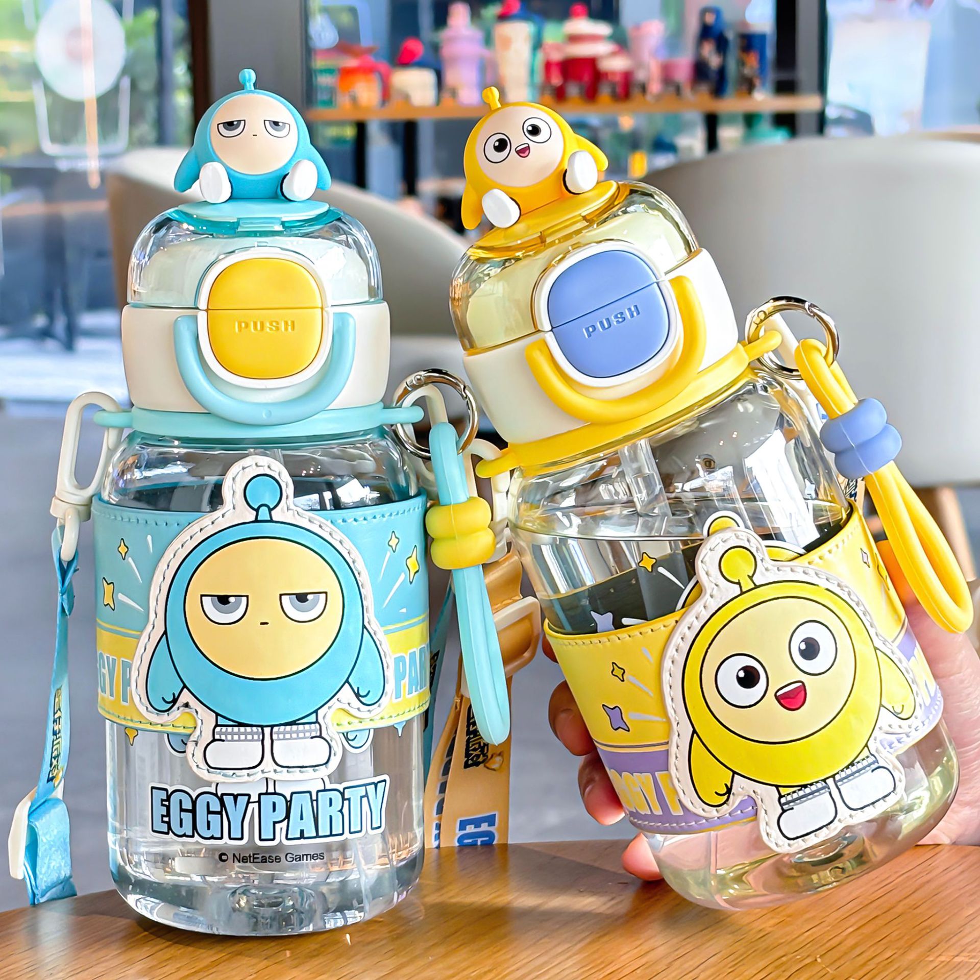 Danzai Party officially authorized children's water cups, creative male and female student large-capacity straw cups, convenient plastic cups full figure