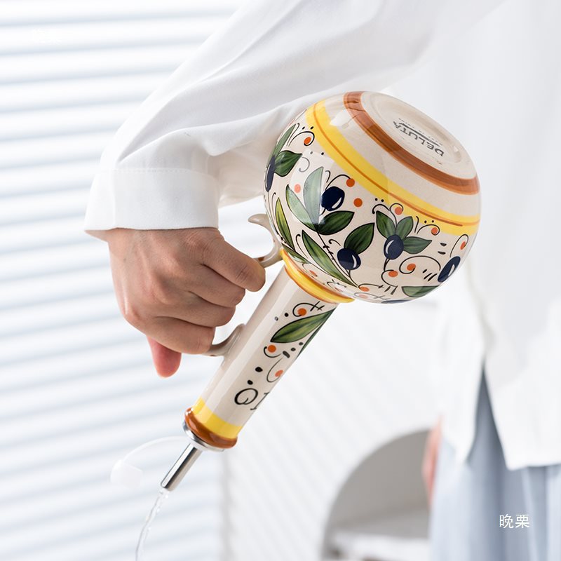 Export to Italy underglaze painted ceramic bottles, olive oil bottles, oil and vinegar bottles, kitchen seasoning bottles, drainage bottles, and other iron bottles Specification drawing