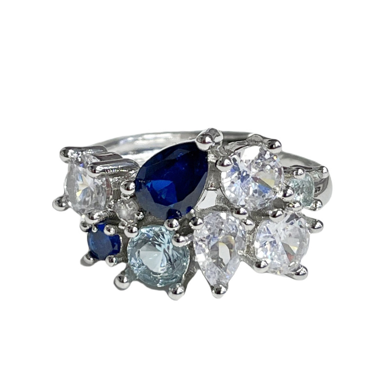 A unique Hong Kong-style, niche, sweet and cool, micro-set, exquisite open ring, a female skull hip-hop fashion, and a ring trend full of diamonds on the claws Item Picture
