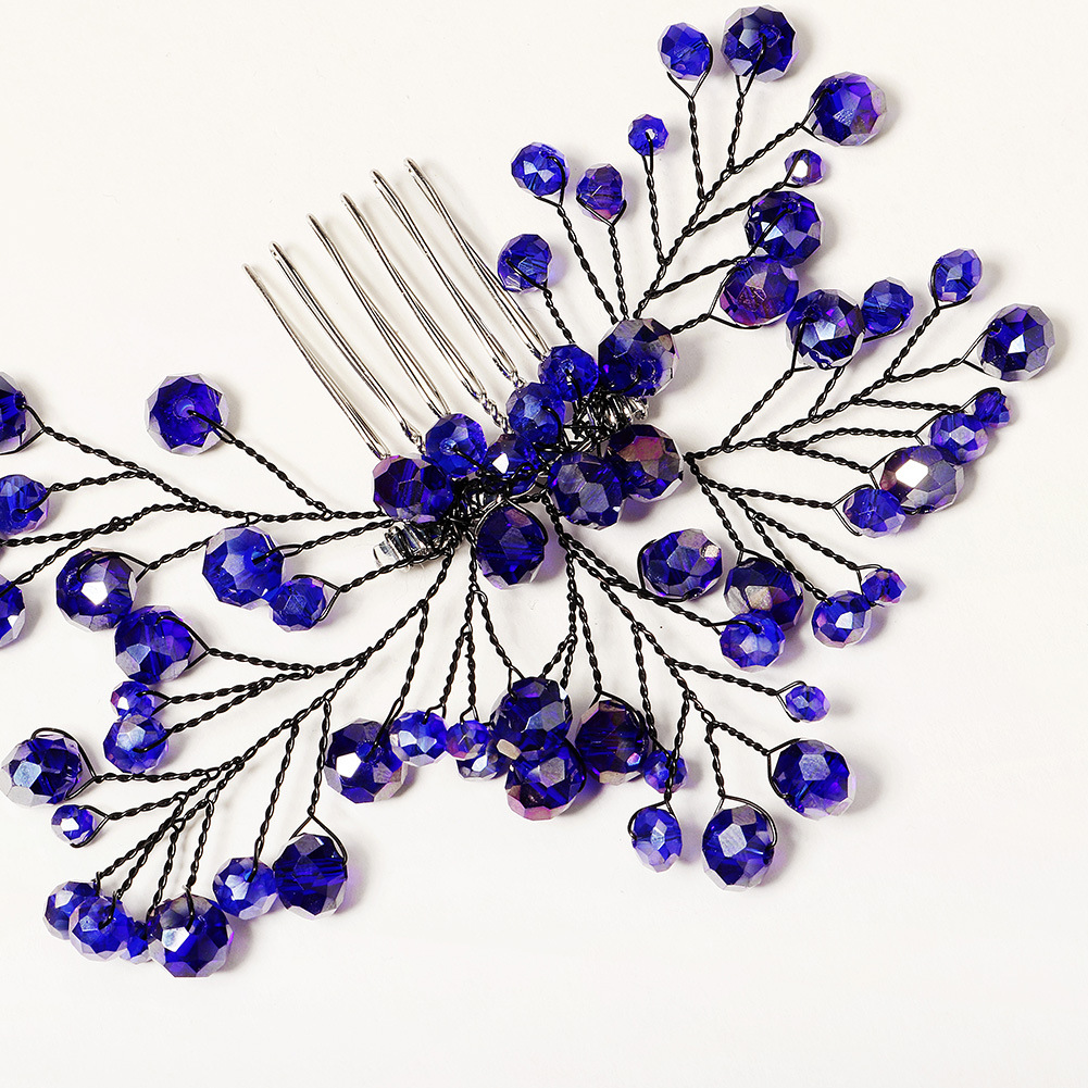 Amazon's new bride's updo comb for wedding dress and accessories, a fashionable European and American blue leaf-shaped comb Application Scenario