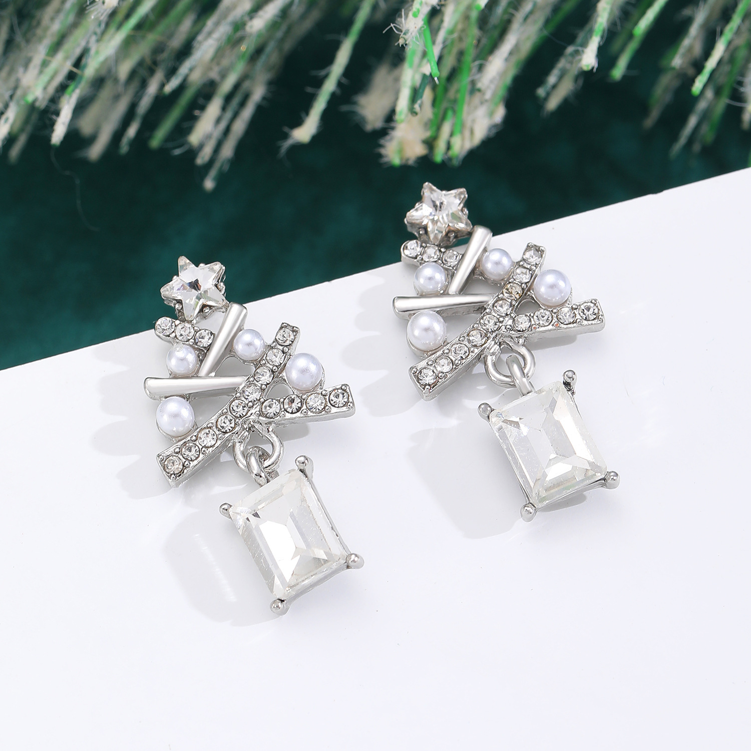European and American Christmas diamond-encrusted and pearl-like Christmas tree stud earrings, women's cross-border export festival party earrings Application Scenario