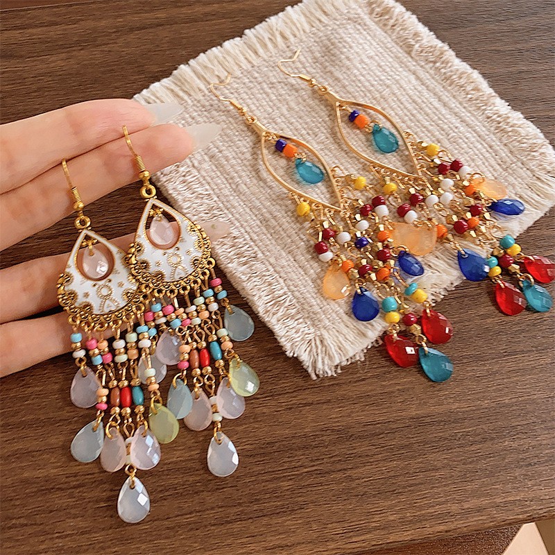 Retro ethnic style long tassel earrings, a high-end feminine charm, Bohemian stud earrings, and popular vacation style earrings Application Scenario