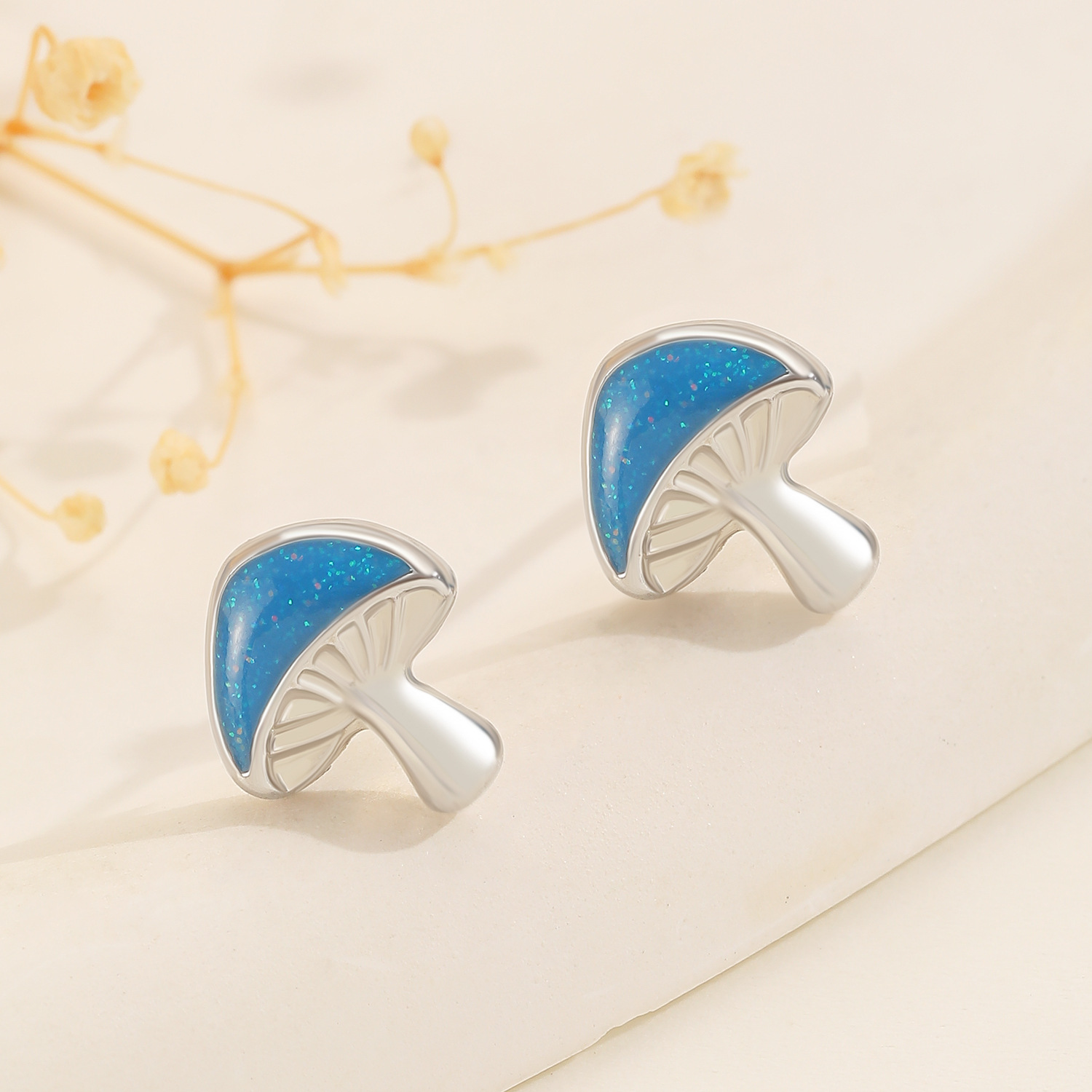 European and American cross-border small mushroom stud earrings, simple and sweet, three-dimensional mushroom earrings, women's forest-style beautiful earrings Application Scenario