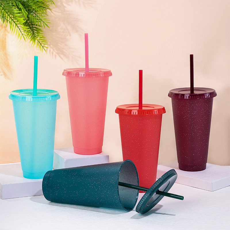 【 Processing and Customization 】 Rainbow Color-changing Cup, large color-changing plastic cup with straw, DIY 700ml drinking cup when cold Application Scenario
