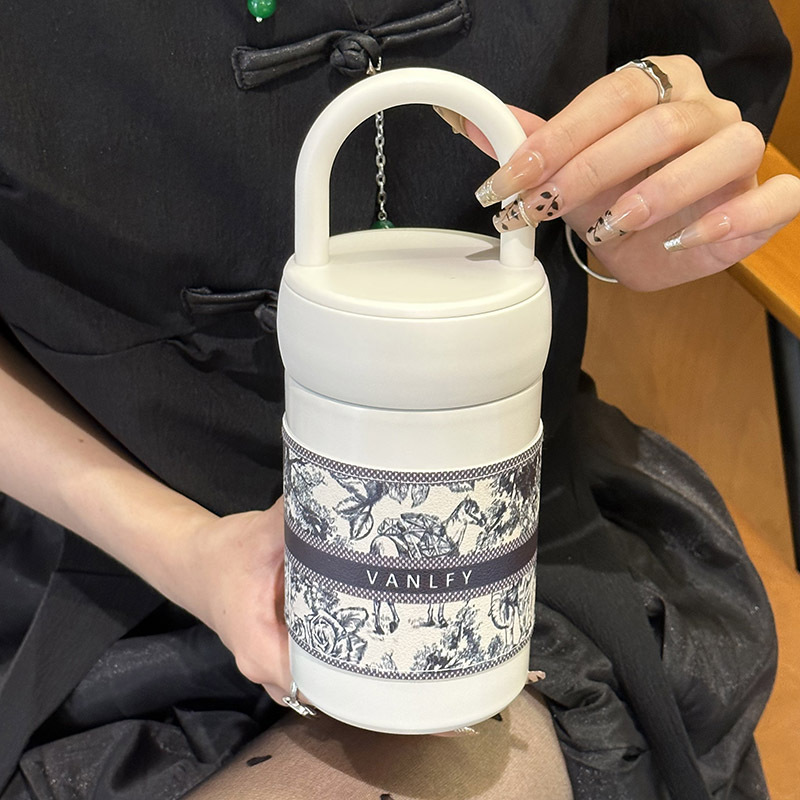 Stainless steel insulated cup, ins women's simple, niche and high-end direct drinking cup, 2024 new model water cup, high appearance level full figure