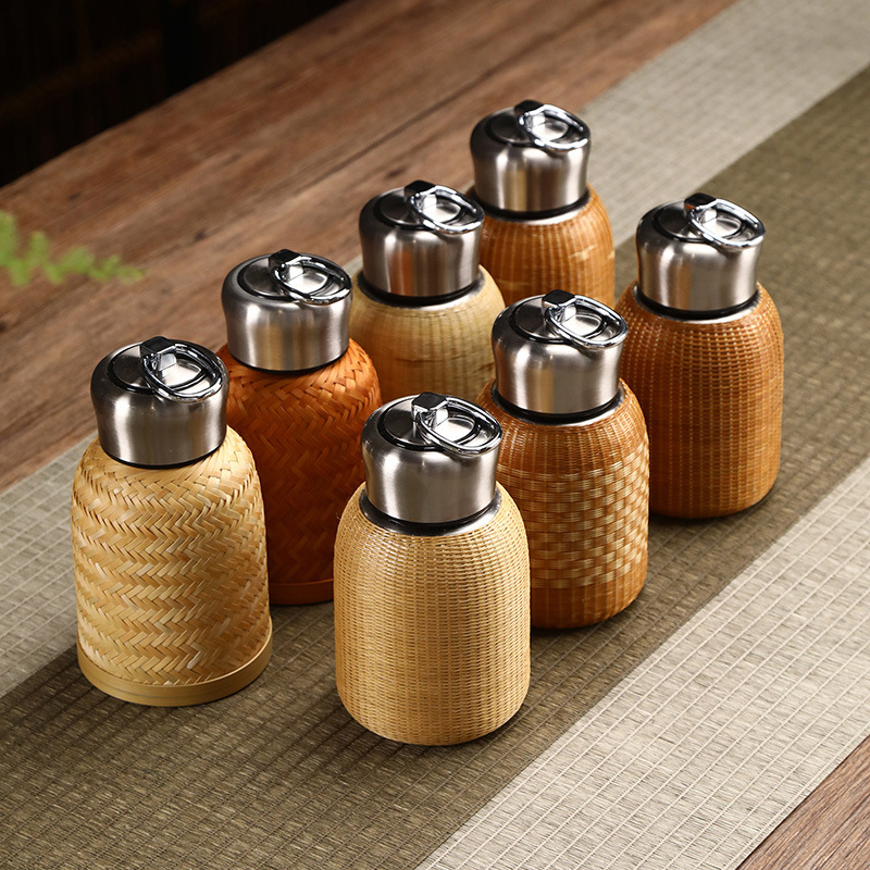 Bamboo-woven insulated cups, water cups, Chinese hot water kettles, old-fashioned and retro small water bottles, tea cups, high-end travel portable cups details Picture
