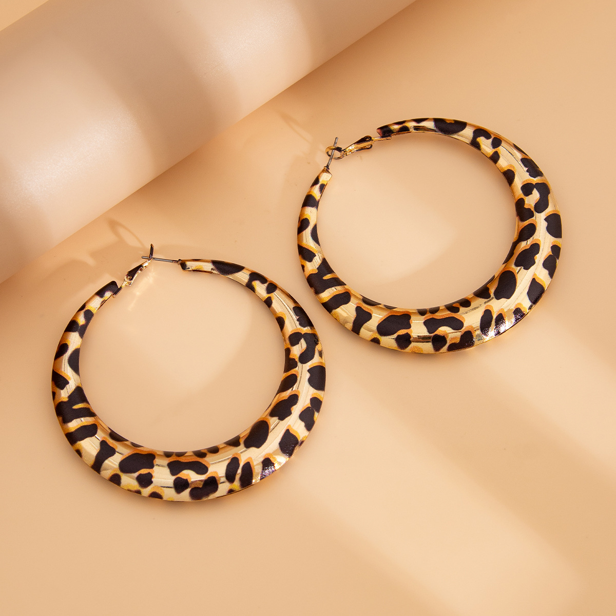 European and American leopard print Earrings exaggerated hot girl style design earring female personality large circle Earrings cross-border wholesale Application Scenario