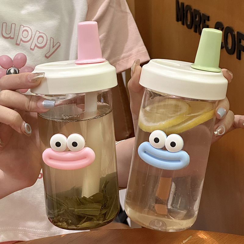 A new InS-style large-capacity solid color portable plastic straw water cup for both boys and girls details Picture