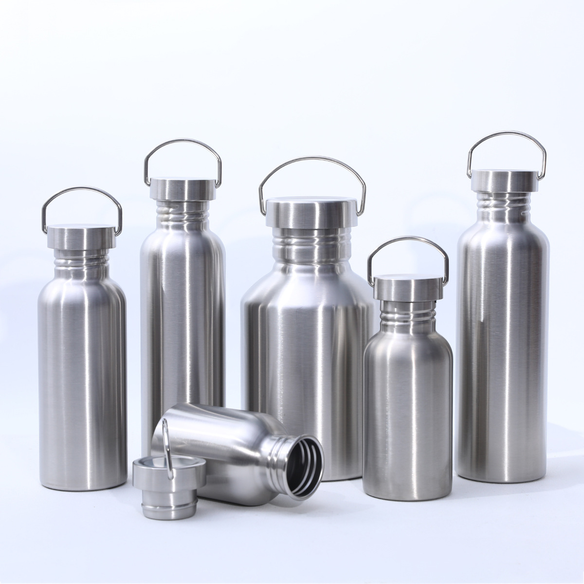 Wholesale of 304 stainless steel insulated cups with handles, portable outdoor cycling kettles, single-layer American-style large-mouth sports kettles details Picture