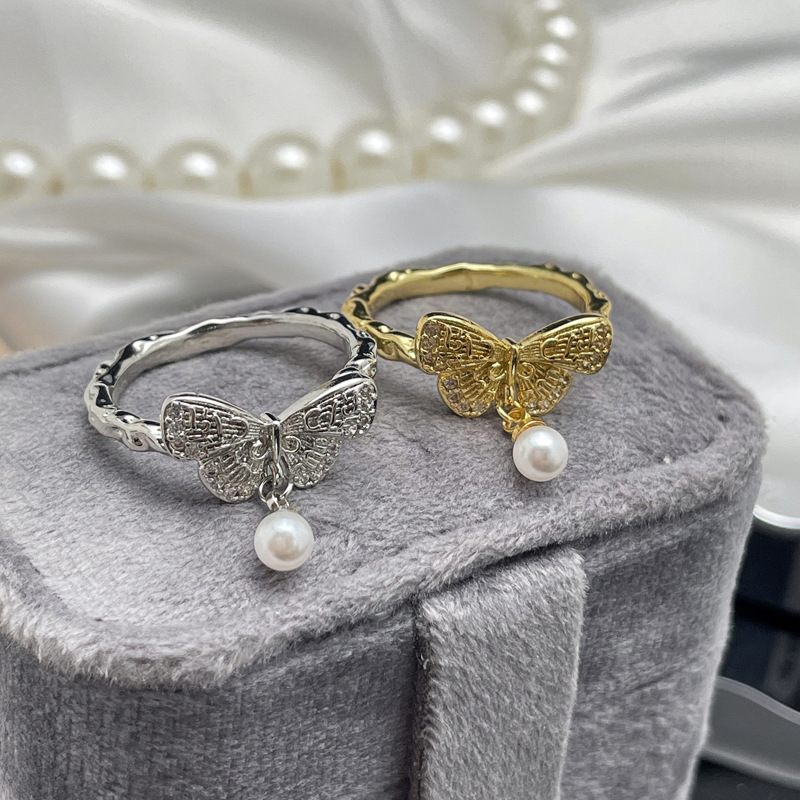 Retro three-dimensional pattern butterfly opening ring pendant, pearl sweet, cool, niche design sense, new Chinese style personality ring full figure